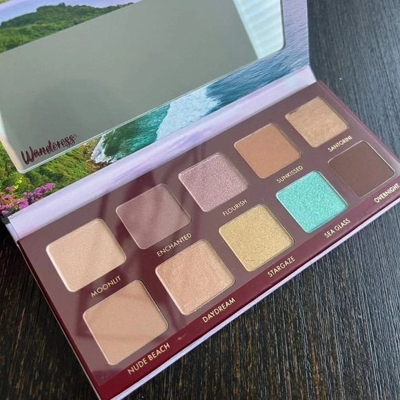 Wander Beauty Eye Shadow Palette - Picture 2 of 7